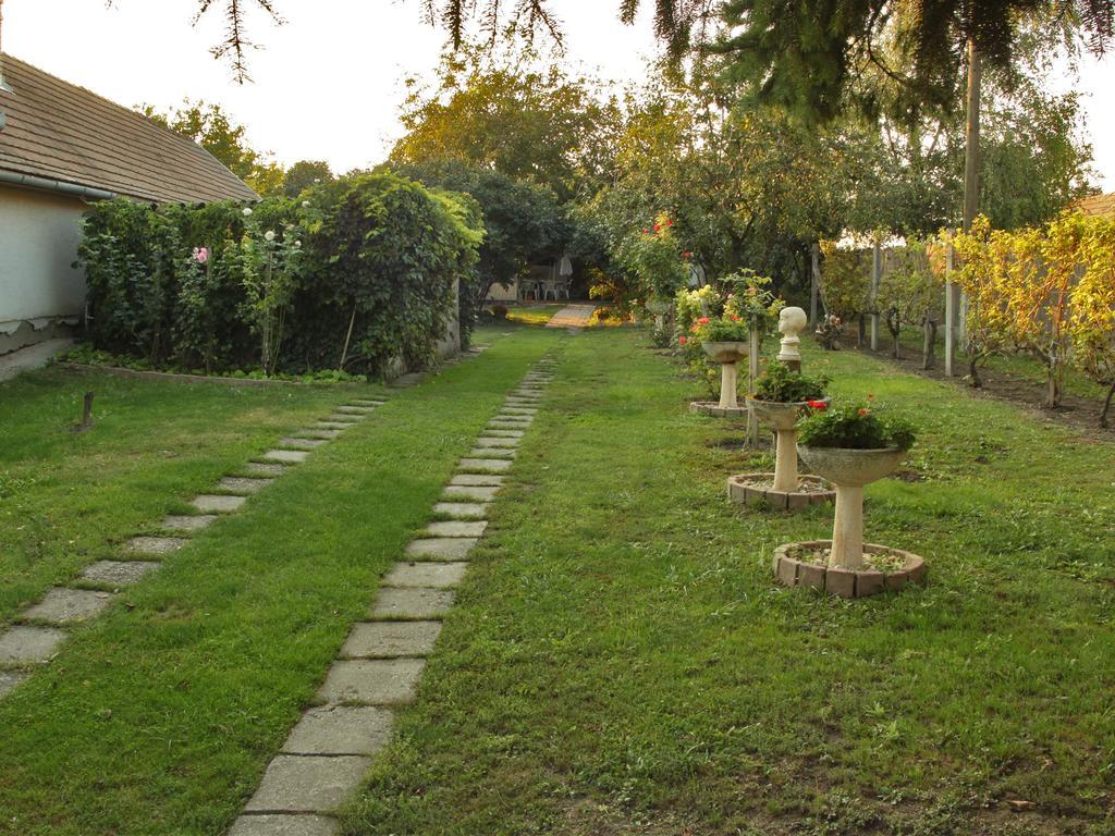 Natura Vendégház Pazmand Extérieur photo